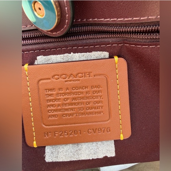 NWT coach City Tote Bag In Signature Canvas - Picture 5 of 7